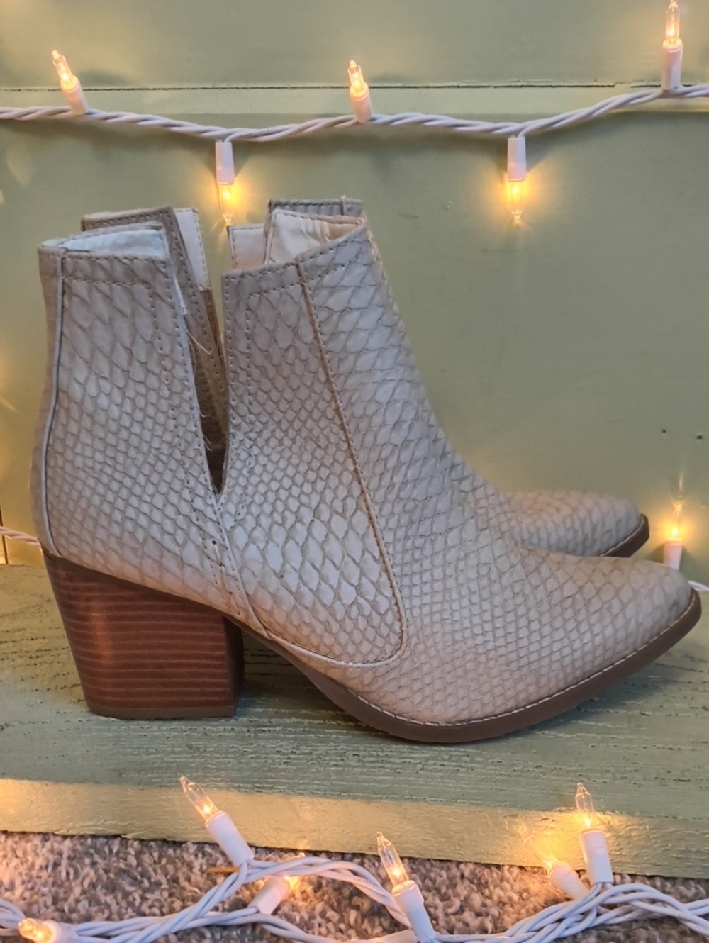 Women's Not Rated Cream Snake Skin Ankle Cowgirl Boot 7.5